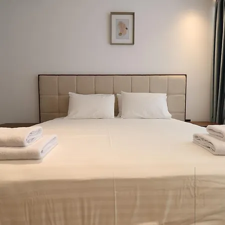 Tilosofi Luxury ساراندا