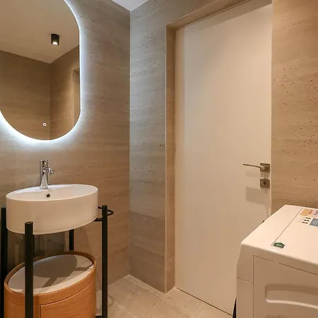 Tilosofi Luxury شقة