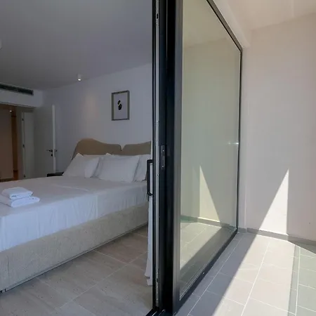 Tilosofi Luxury شقة *